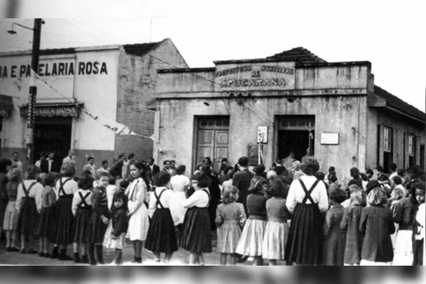  Primeira prefeitura de Apucarana, na atual Praça Rui Barbosa 