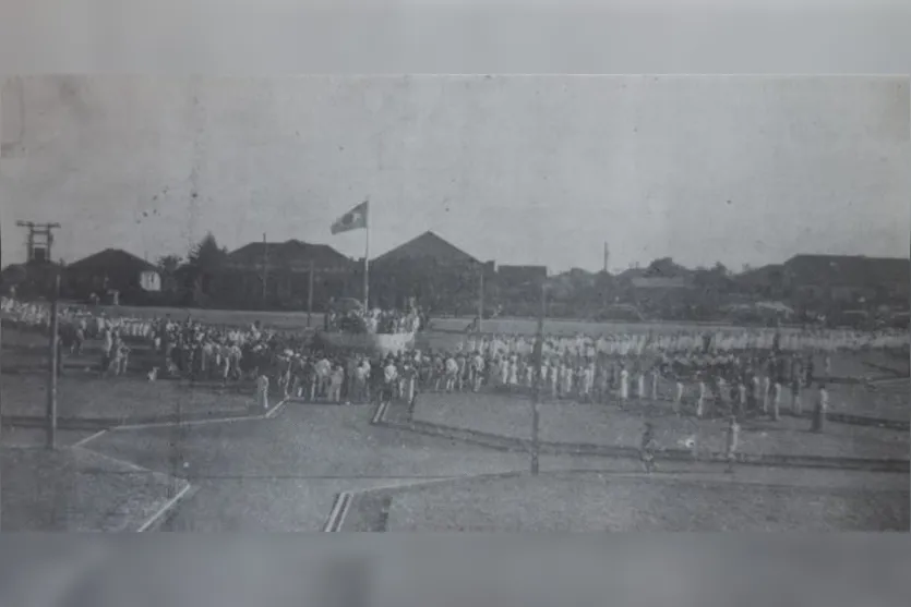  Solenidade pública na então Praça Palmas, atual Praça Rui Barbosa 