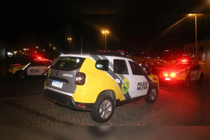  A vítima teve ferimento na perna e foi encaminhada ao hospital 
