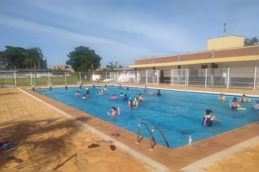 Arapongas retoma aulas de natação e hidroginástica; confira detalhes