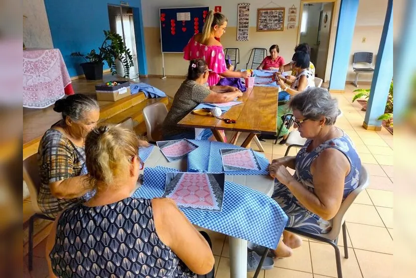  Aulas de crochê, bordado e pintura estão nas opções 