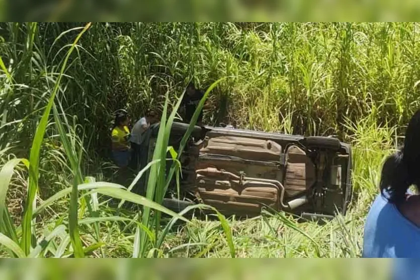  Capotamento ocorreu na tarde de domingo / Foto: Polícia Rodoviária Estadual 