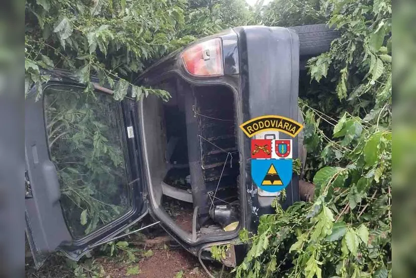  Capotamento ocorreu na tarde de domingo / Foto: Polícia Rodoviária Estadual 