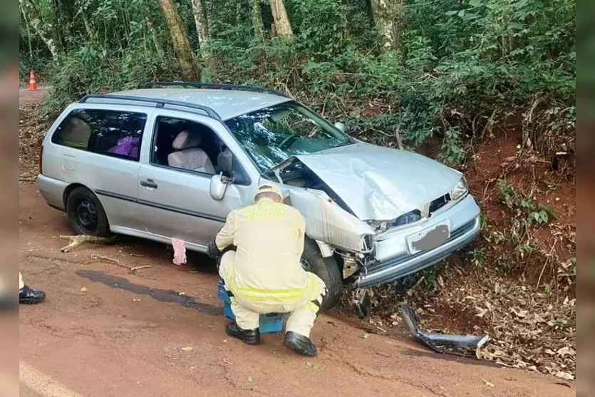  Carro capotou no Parque da Raposa na tarde desta segunda-feira (12) 