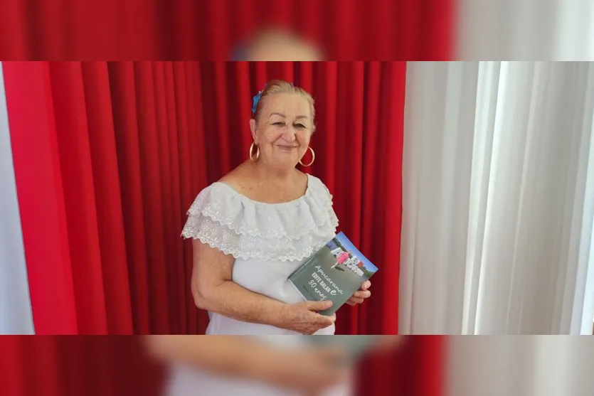  Edite Balan escreveu um livro de memórias recentemente 