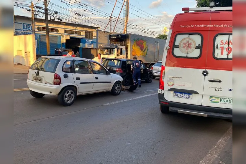 Engavetamento na Minas Gerais deixa três feridos em Apucarana