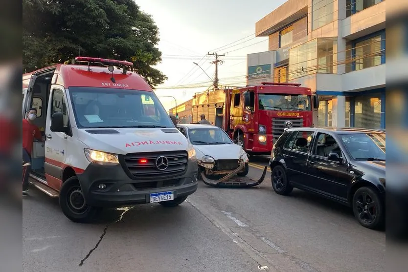  Equipes do Samu e Corpo de Bombeiros atenderam as vítimas do engavetamento 