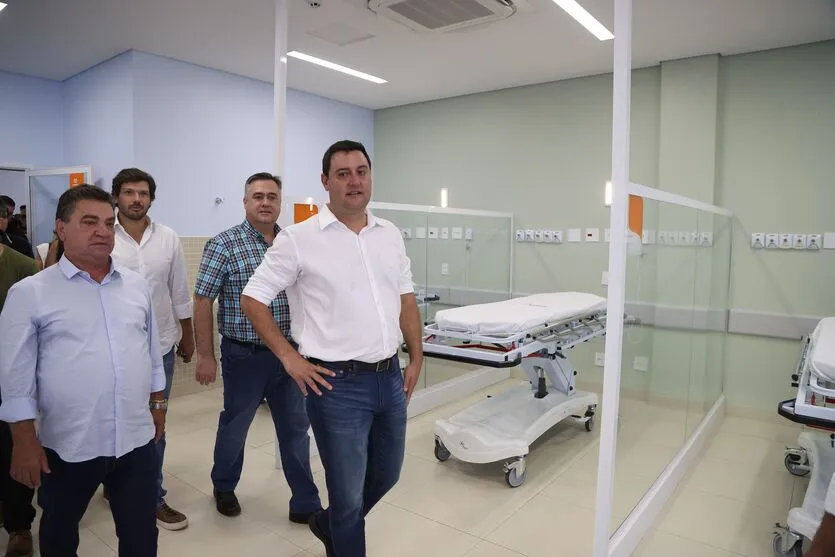  Governador, Beto Preto, Onofre e Tiago Amaral visitam dependências de hospital 