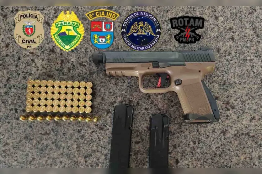  Na casa do detido, foi localizada uma pistola Canik calibre .38 com 60 munições intactas 
