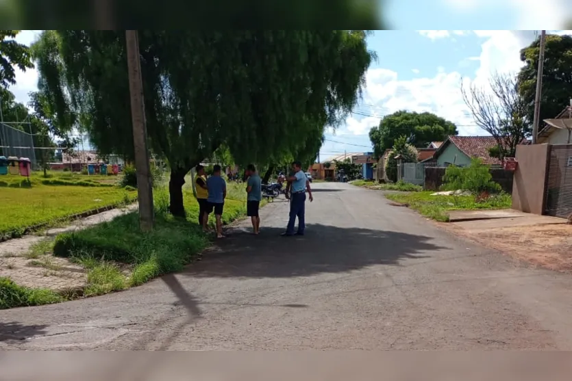  O acidente foi no Conjunto Nutrimil e envolveu um carro e uma moto. 