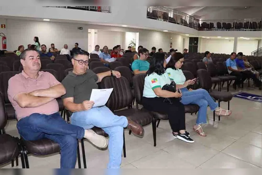  O leilão aconteceu de forma presencial no Centro Cultural Olívia Hauptmann 