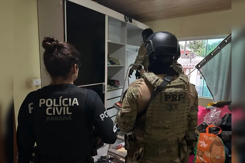 PRF e PC fazem operação contra saque de cargas no Paraná; veja