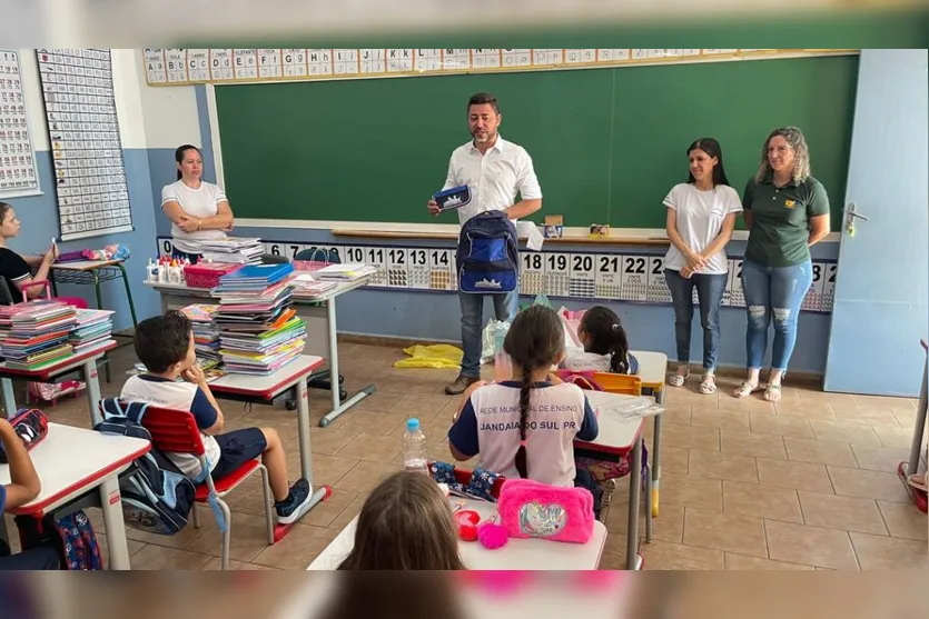  Prefeito Lauro Junior acompanhou primeiro dia de aula 