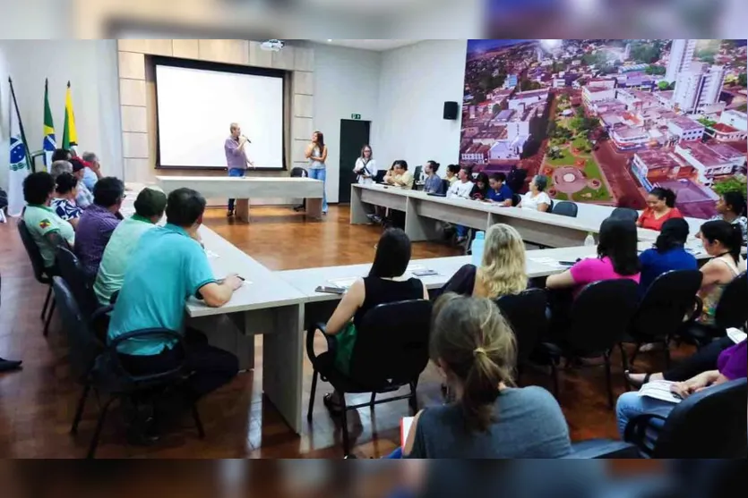  Prefeitura de Ivaiporã avalia estratégias e desafios no combate à dengue 