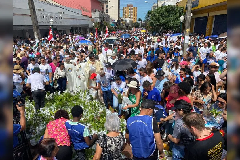  Romaria reuniu multidão em Apucarana 