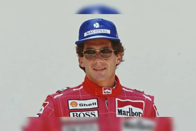  Senna reclamou a espuma do boné, com medo da calvície 