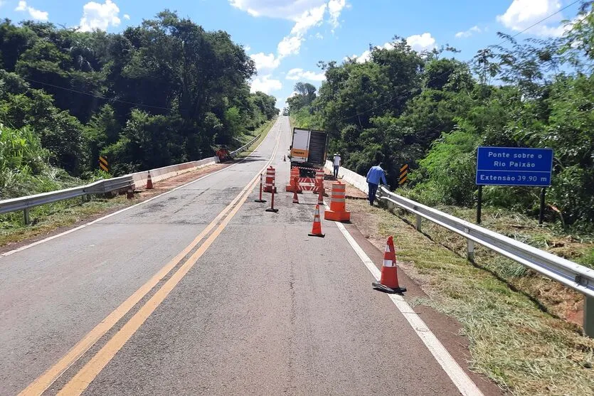 Trecho da PR-218 é bloqueado devido a estragos causados pela chuva