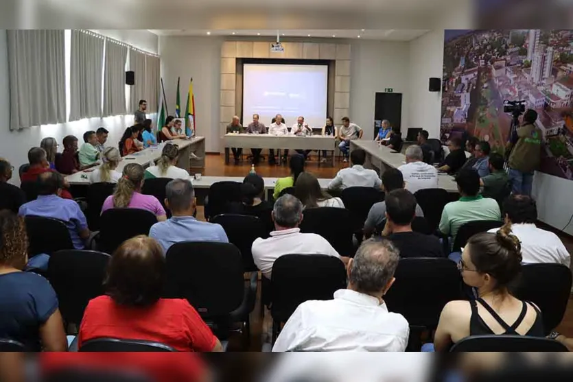  A reunião ocorreu na quarta-feira no salão nobre da Prefeitura de Ivaiporã 