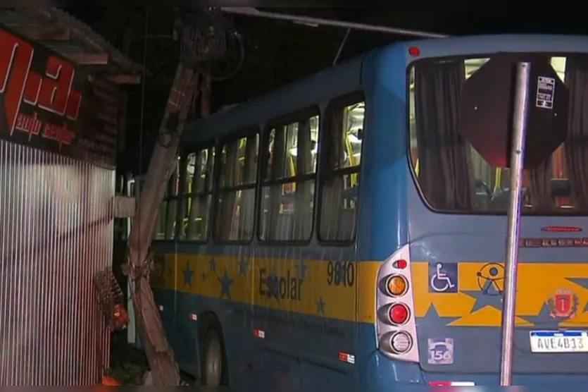 Acidente com ônibus da Apae deixa seis pessoas feridas em Curitiba