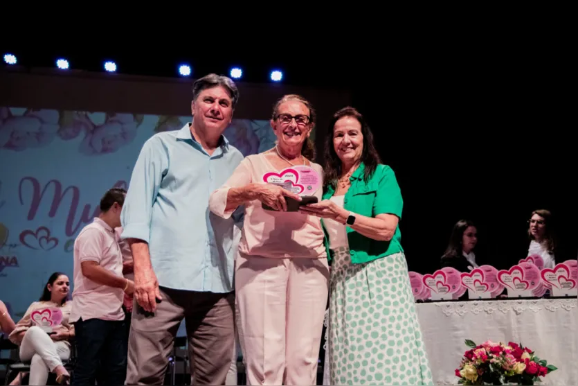 Apucarana realiza homenagens em 10ª Noite da Mulher Educadora