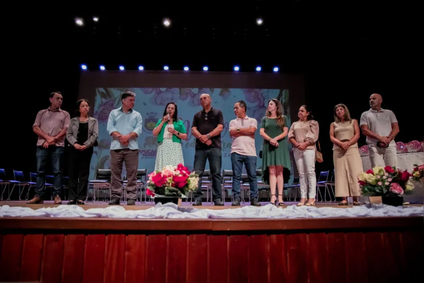 Apucarana realiza homenagens em 10ª Noite da Mulher Educadora