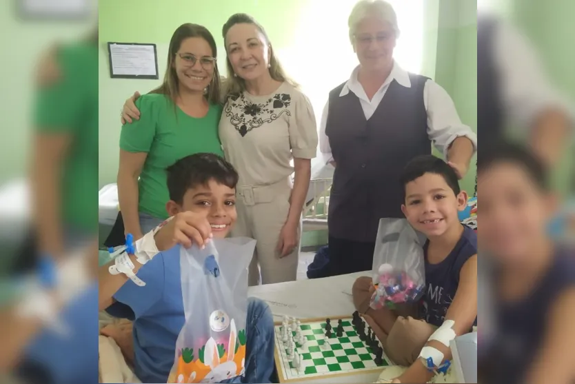  Cada paciente recebeu um kit com chocolates e doces 