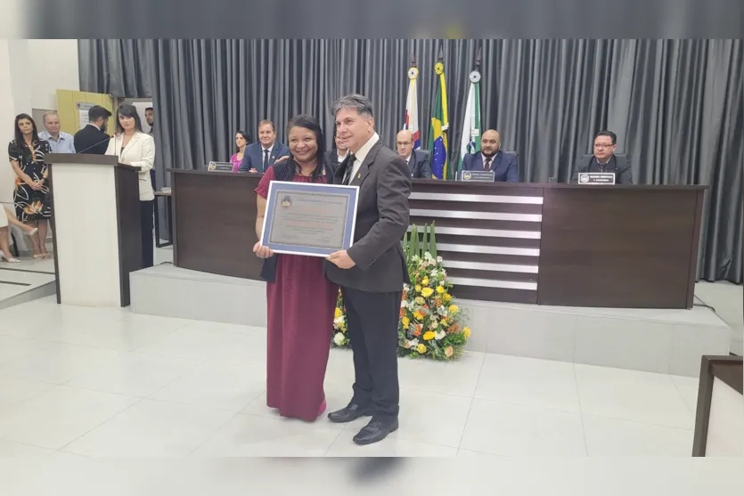 Câmara de Apucarana homenageia mulheres com prêmio de destaque; veja