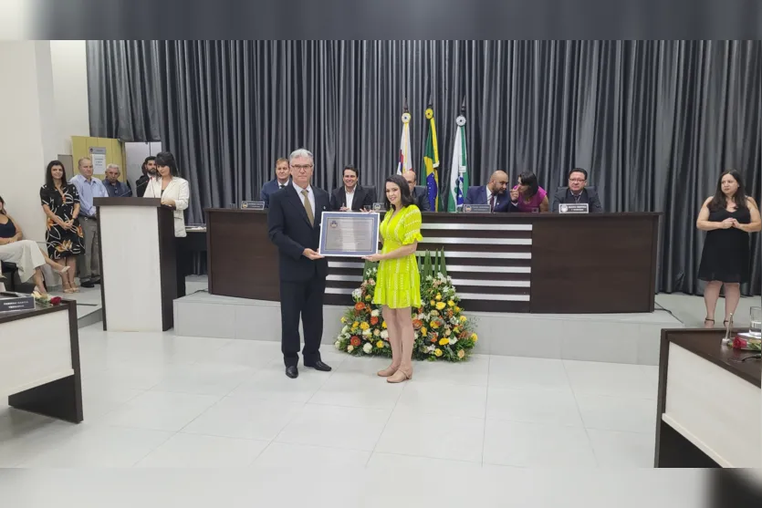 Câmara de Apucarana homenageia mulheres com prêmio de destaque; veja