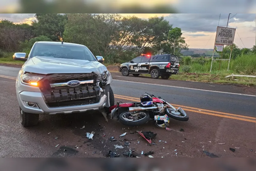  Caminhonete e motocicleta se envolveram em acidente 