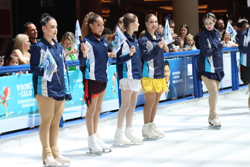 Estado ajuda a formar equipe paranaense de patinação artística no gelo