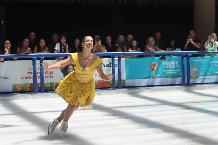 Estado ajuda a formar equipe paranaense de patinação artística no gelo