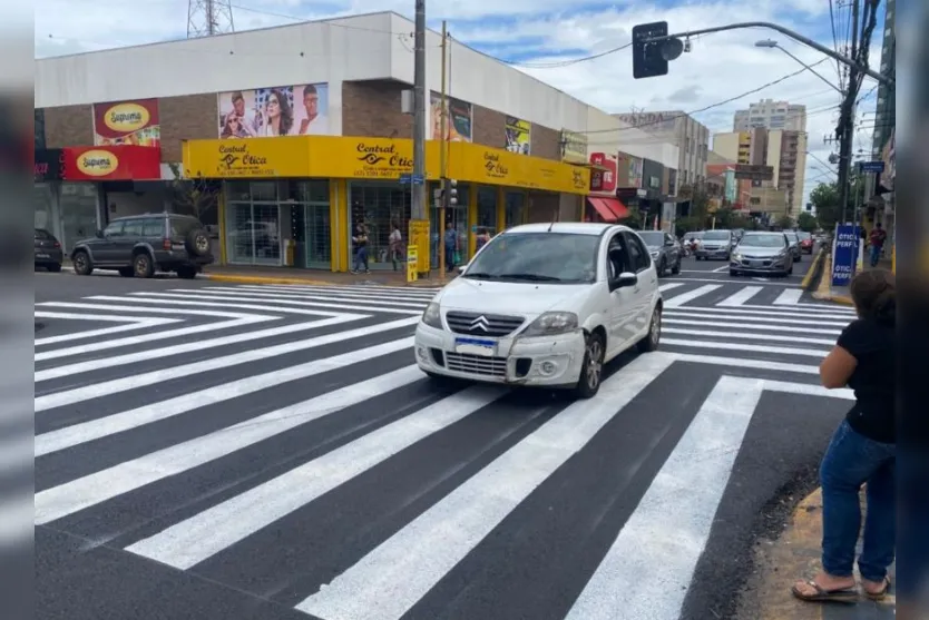  Faixa de pedestres tem pintura "inovadora", segundo a prefeitura 