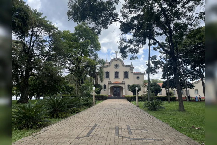  Mosteiro ocupa antiga paróquia da Colônia Esperança 