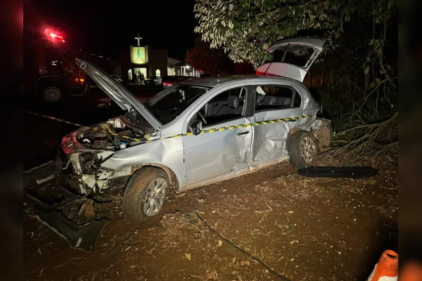  O carro em que eles estavam saiu da rodovia e capotou 