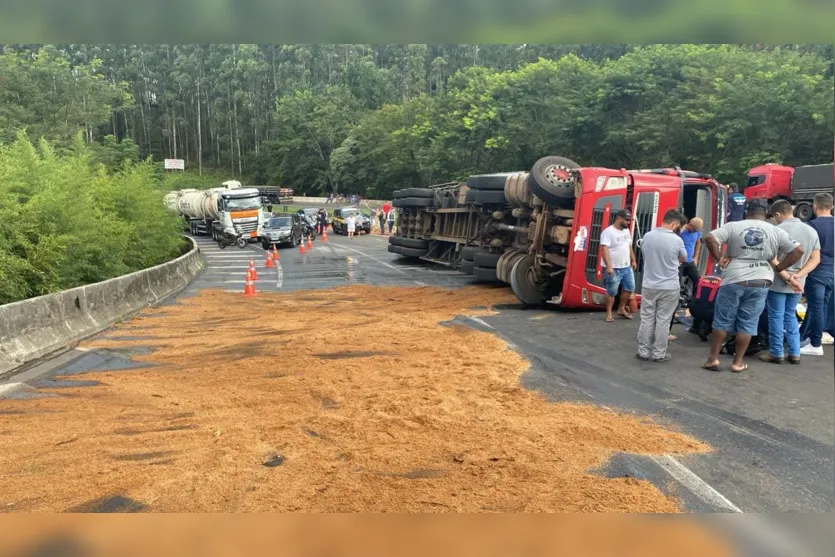  Pista foi interditada por cerca de 30 minutos 