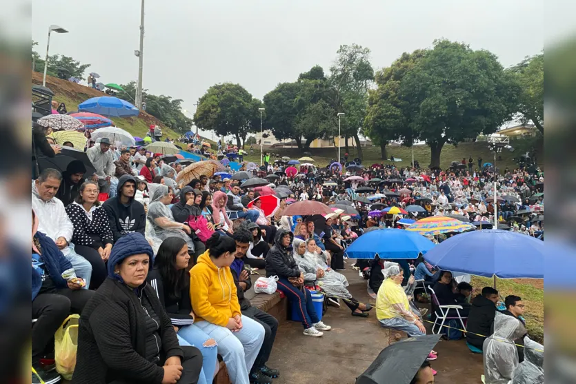  Público lotou Parque das Nações neste domingo (24) 