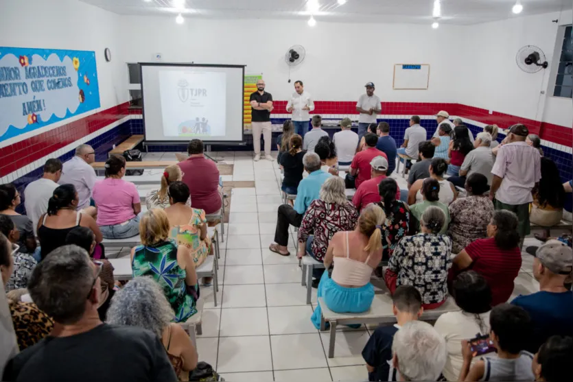  Reunião com moradores aconteceu nesta quinta-feira (14) 