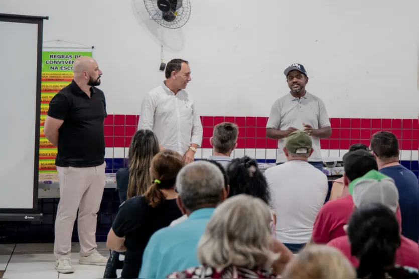  Reunião com moradores aconteceu nesta quinta-feira (14) 