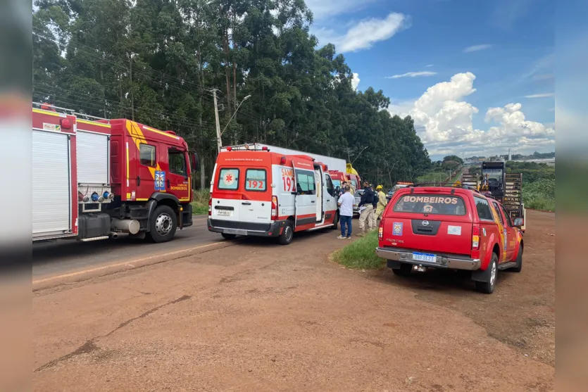 Três pessoas ficam feridas em acidente na Avenida Minas Gerais