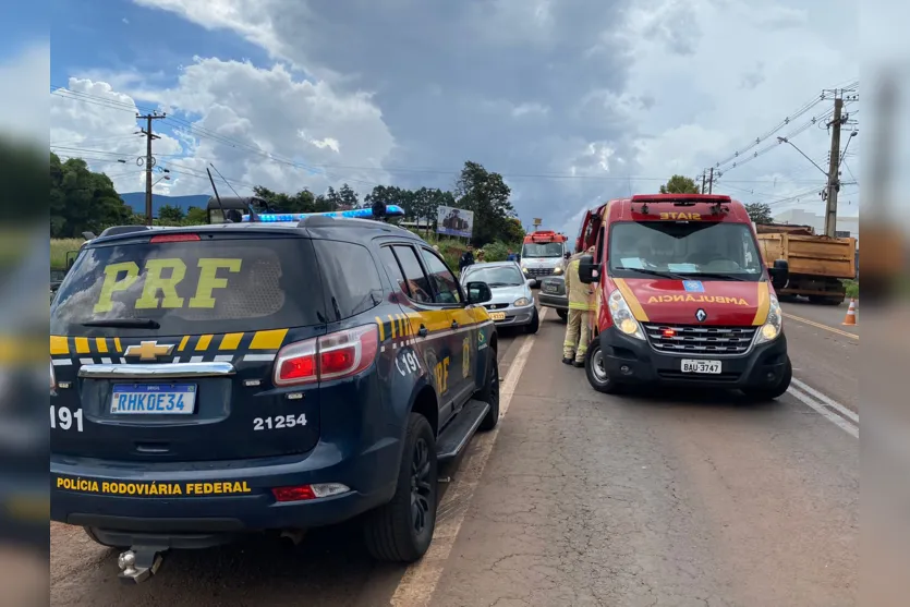 Três pessoas ficam feridas em acidente na Avenida Minas Gerais