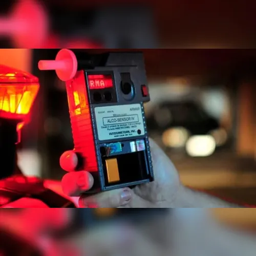 Motorista é detida por embriaguez após batida em carro em Ivaiporã