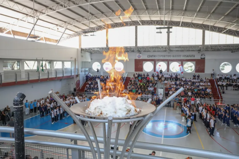  A abertura dos jogos ocorreu na manhã desta 