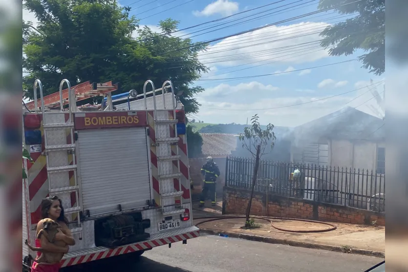  Casa pegou fogo na Rua Fernando Pereira 