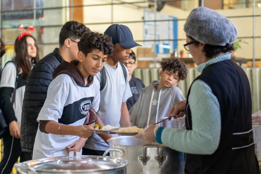 Escolas recebem segunda remessa de alimentos do Fundepar