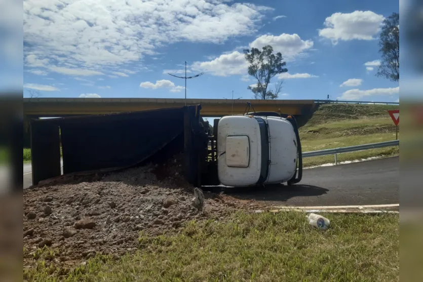  Acidente aconteceu na tarde desta terça-feira (23) 