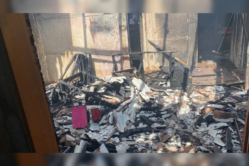  O incêndio destruiu os pertences da família 