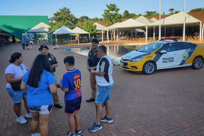  PMPR participa de nova campanha de segurança ao turista em Foz do Iguaçu 