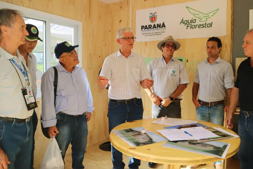 PR analisa projeto de construções de casas rurais sustentáveis