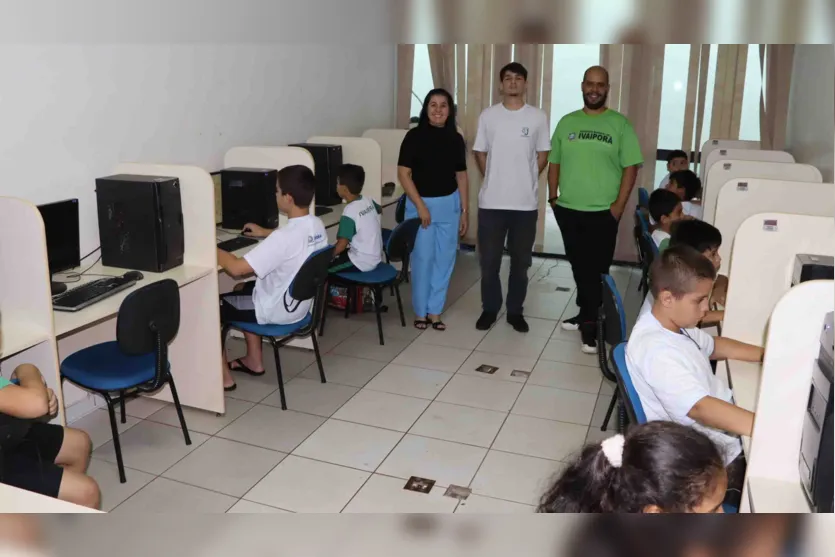  Prefeitura de Ivaiporã capacita jovens com Oficina de Informática 