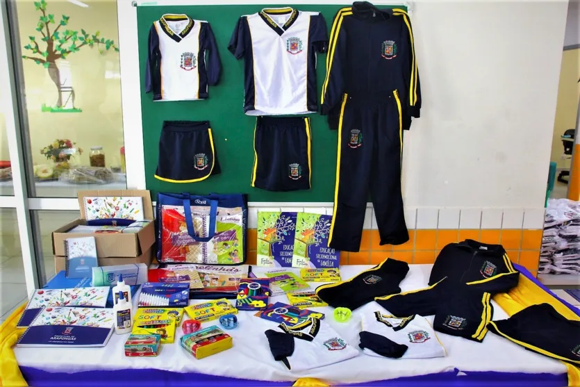 Prefeitura investiu mais de R$ 21 mi em kits de uniformes e materiais